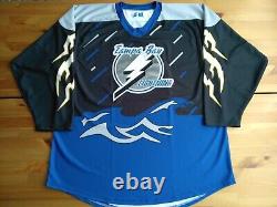 Medium (52adi.) Reverse Retro 90s BLACK Storm Seasick Tampa Bay Lightning Jersey