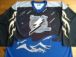 Medium (52adi.) Reverse Retro 90s BLACK Storm Seasick Tampa Bay Lightning Jersey