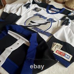 NO TARRIFS! Authentic Tampa Bay Lightning 01/02 Vincent Lecavalier Pro Jersey 48