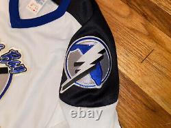 New With Tags Vintage NHL hockey jersey Tampa Bay Lightning white ccm M
