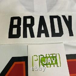 Nike Tampa Bay Buccaneers Tom Brady White Game Jersey Size L Authentic