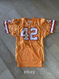 Ricky Bell #42 Tampa Bay Buccaneers Jersey Size 46 Signed By 1970's Players