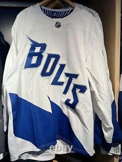 Tampa Bay Lightning 2022 Stadium Series Team Issued Made in Canada Jersey Sz 56