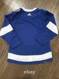 Tampa Bay Lightning Jersey Medium 50 Mens Adidas Fight Strap Blue NWT