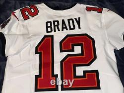 Tom Brady Nike Vapor ELITE Authentic CAPTAIN Jersey White 44 NEW WITH DEFECT
