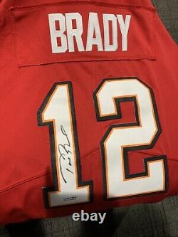 Tom Brady signed Tampa Bay Bucs jersey stiched