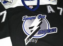 Vtg-nos-men-nwt-sm Victor Hedman Tampa Bay Lightning CCM NHL Hockey Jersey